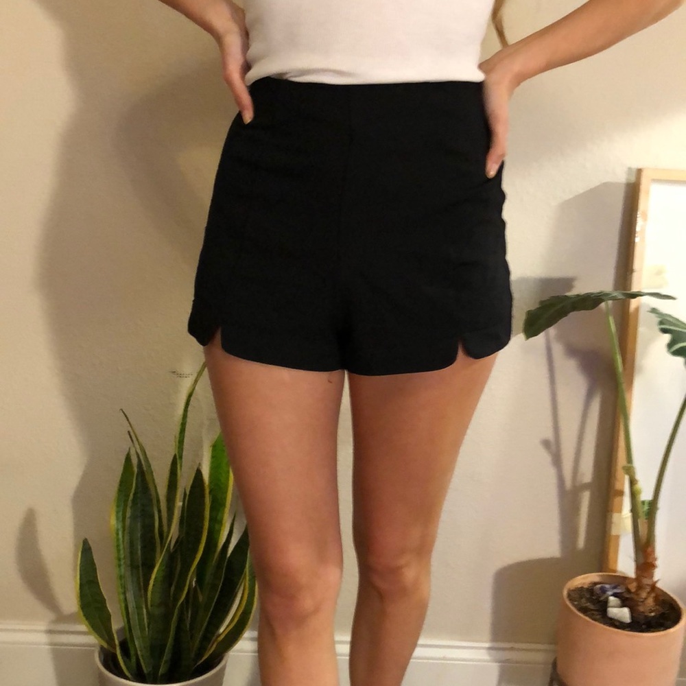 Black scalloped shorts. Size Xs. Forever 21.